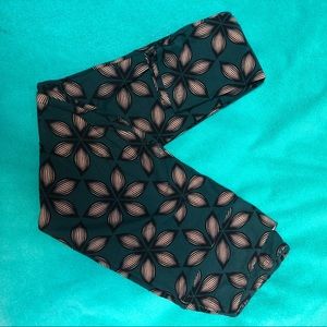 LuLaRoe leggings, dark teal w/black & white design